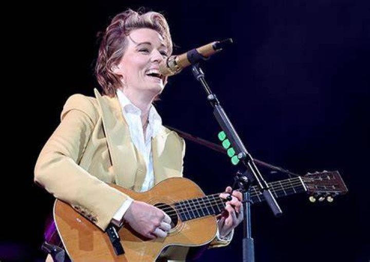 Brandi Carlile Performs &ldquo;Right on Time&rdquo; at the 2022 Grammys Watch
