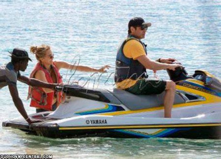 David Duchovny enjoys jet ski ride with T&eacute;a Leoni in Barbados Daily