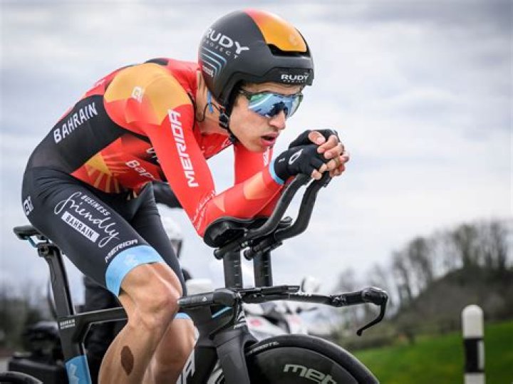 Swiss cyclist dies after fall into ravine during Tour de Suisse